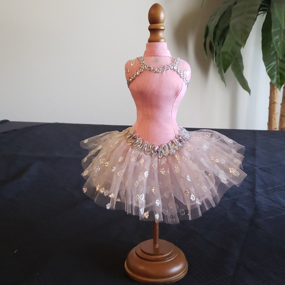 Ballerina Stand.